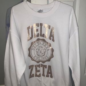Delta Zeta crest crewneck
